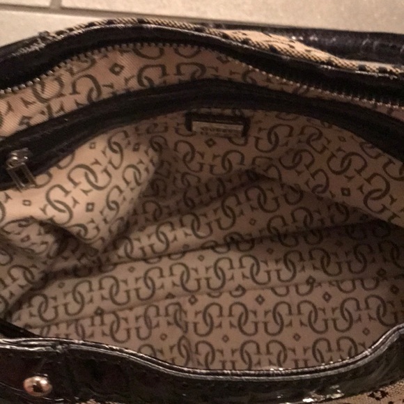 Guess Purse - Picture 5 of 6